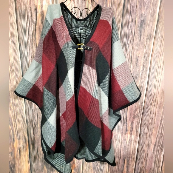 Womens Plaid Sweater Poncho - Picture 1 of 4